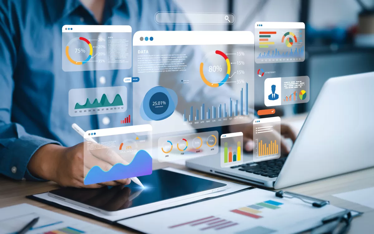 اقوم بتحليل البيانات و تكوين مخرجات تساعد اصحاب العمل على اتخاذ القرارات 